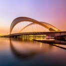 周某夜间驾驶大货车在没有路灯的城市道路上以