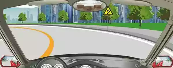 在这段道路上不能掉头。
